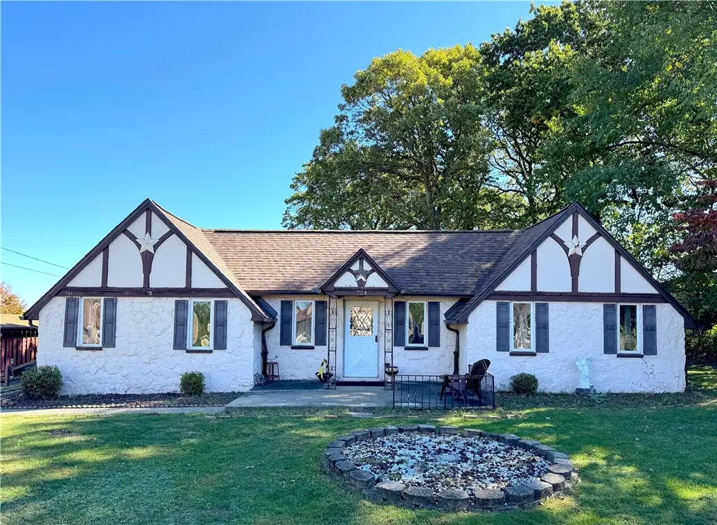 724 Ridge Rd, Harmony, PA 15003 - Image #1