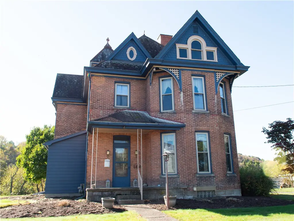 664 E Greene St, Waynesburg, PA 15370 - Image #1
