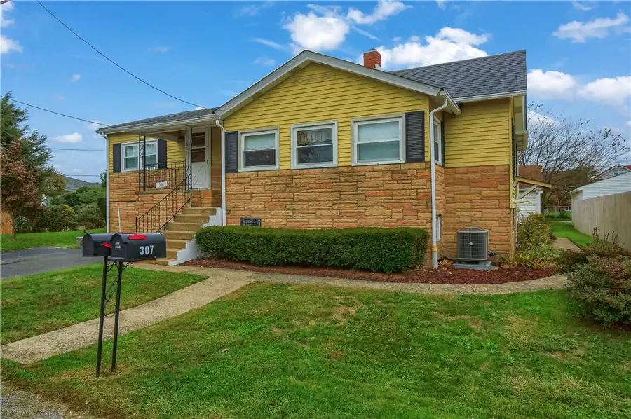 306 E Hazen Ave, Ellwood City, PA 16117 - #2