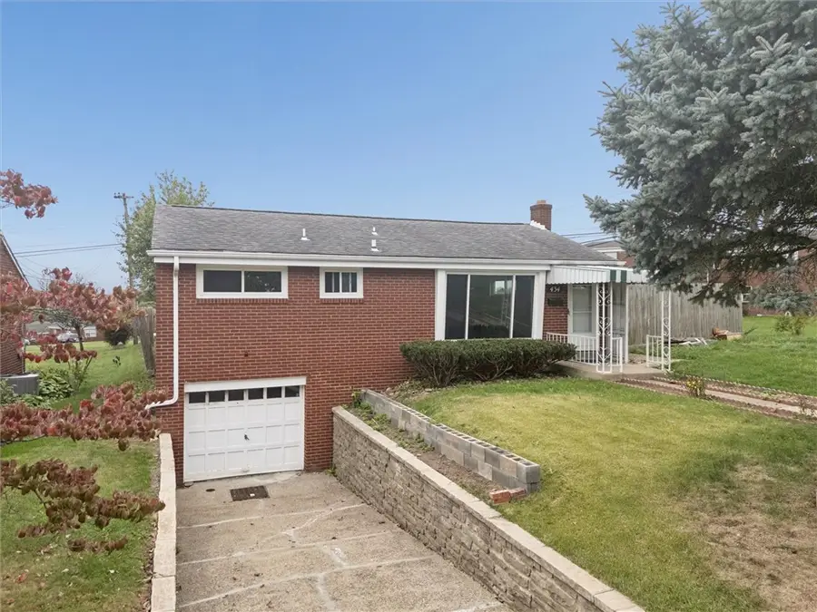 434 Macassar Dr, Baldwin, PA 15236 - Image #2