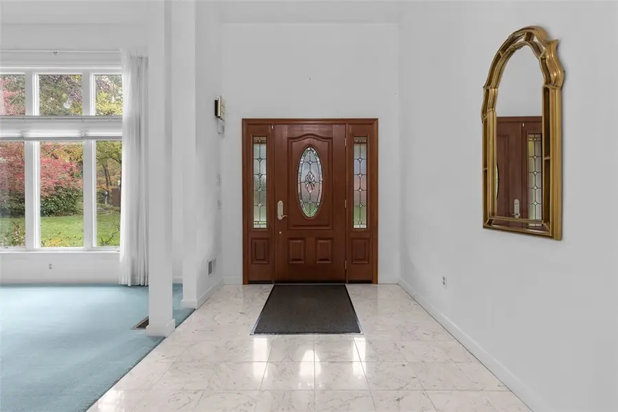 64 Fox Pointe Pl, Fox Chapel, PA 15238 - Image #3