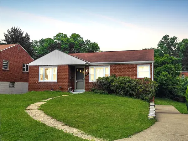 1072 Thornwood Dr, Castle Shannon, PA 15234