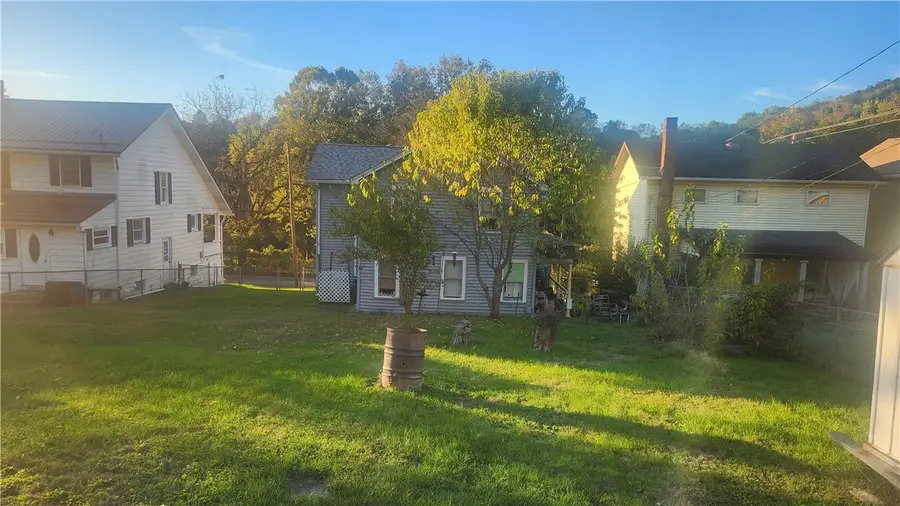 221 Railroad Street, Hyde Park, PA 15641 - Image #2