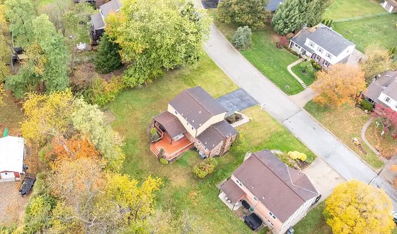 5895 Glen Hill Drive, Bethel Park, PA 15102 - Image #2