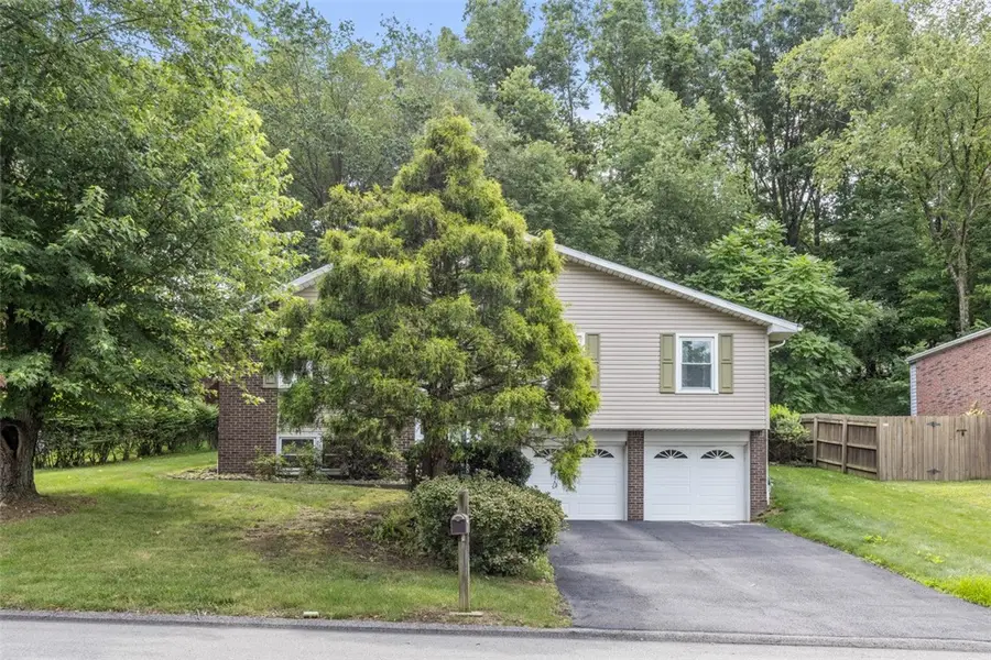 442 Old Hickory Dr, Penn Hills, PA 15235 - Image #2