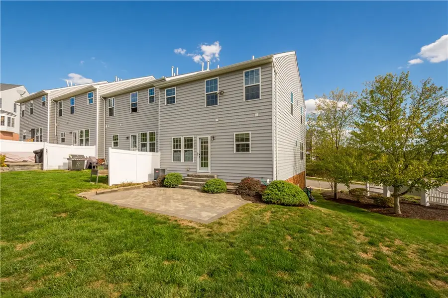 101 Raymond Dr, North Fayette, PA 15071 - Image #3