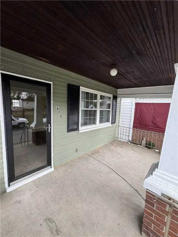 608 Kennedy Ave, East Vandergrift, PA 15629 - Image #3