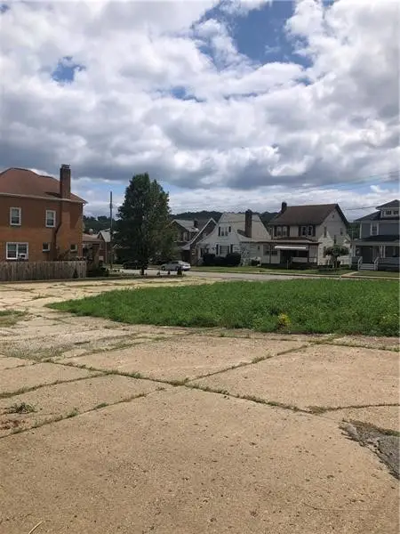 913 23rd St, Aliquippa, PA 15001 - #1