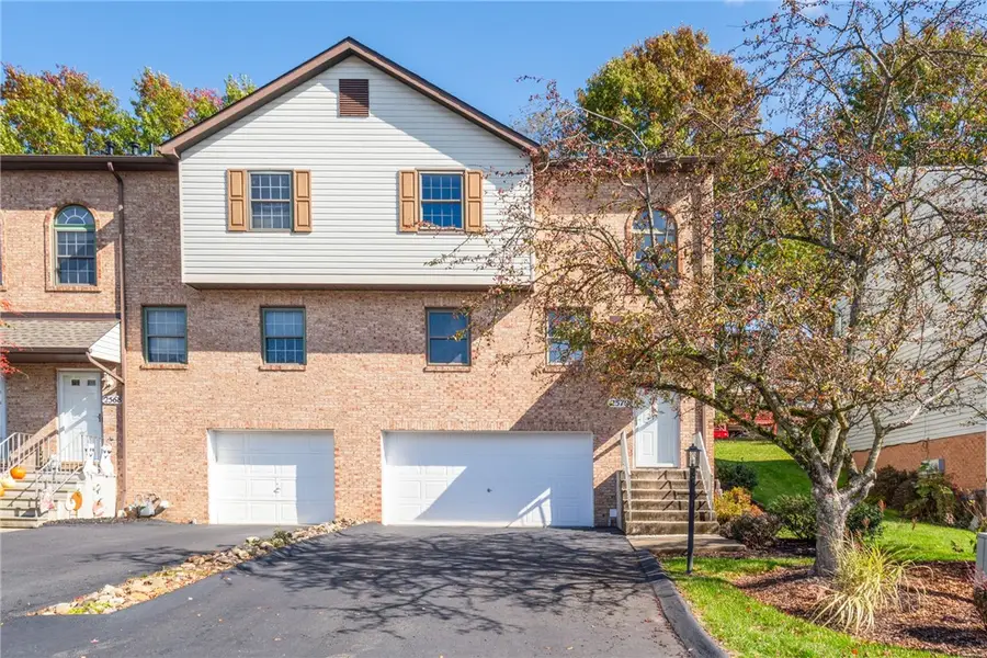 2570 Hawthorne Dr, North Fayette, PA 15071 - Image #2