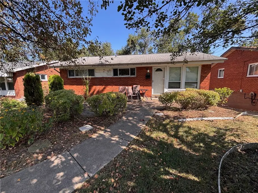 370 Princeton Dr, Penn Hills, PA 15235 - Image #2