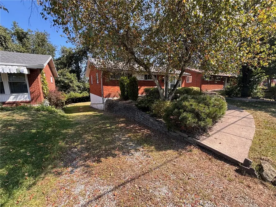 370 Princeton Dr, Penn Hills, PA 15235 - Image #3