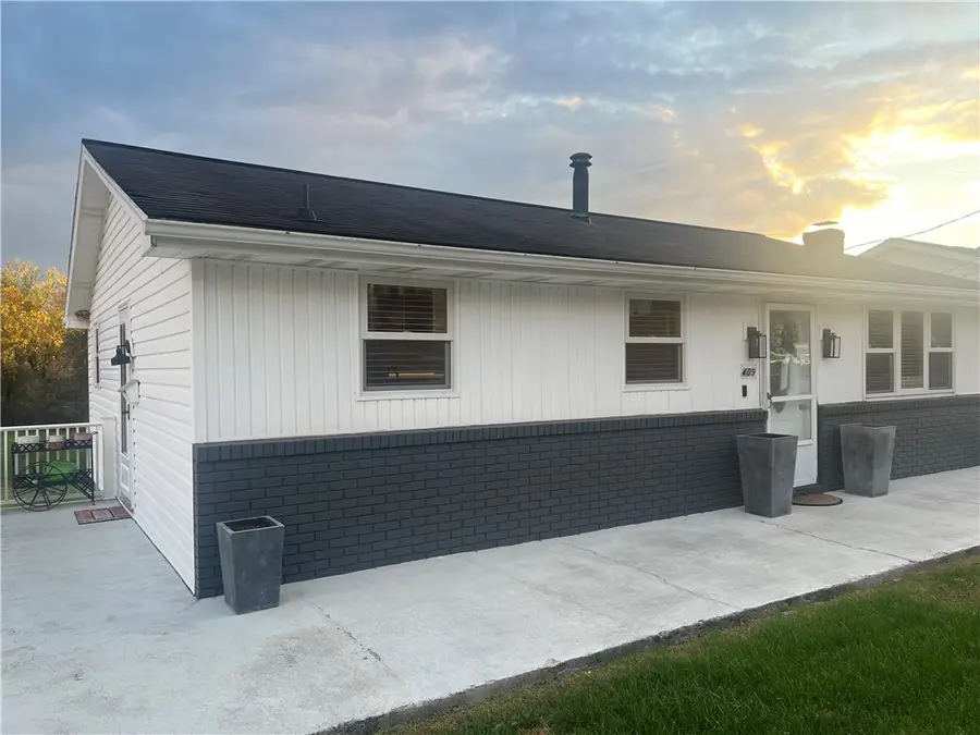 409 Clawson Ave, Youngwood, PA 15697 - Image #2