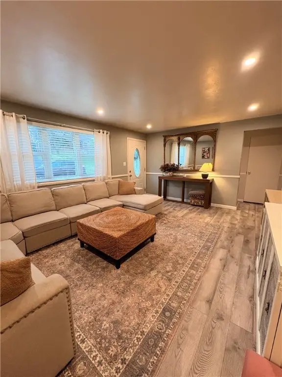 409 Clawson Ave, Youngwood, PA 15697 - Image #3