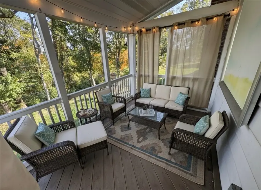 223 Nantucket Dr, Pleasant Hills, PA 15236 - Image #2