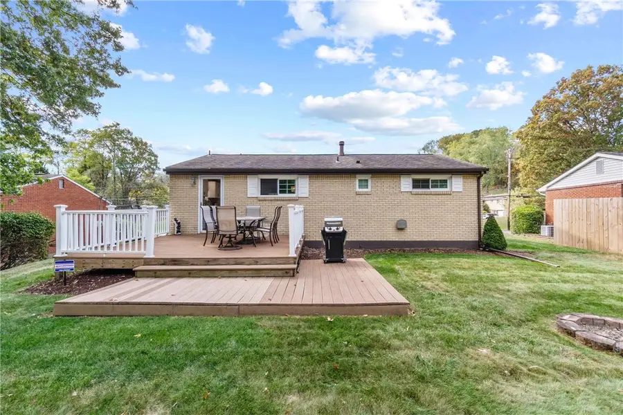 120 Holiday Park Dr, Plum, PA 15239 - Image #2