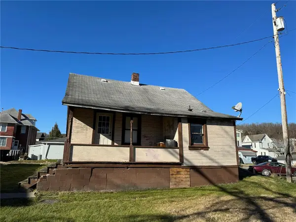 220 E Jackson St, Houston, PA 15342