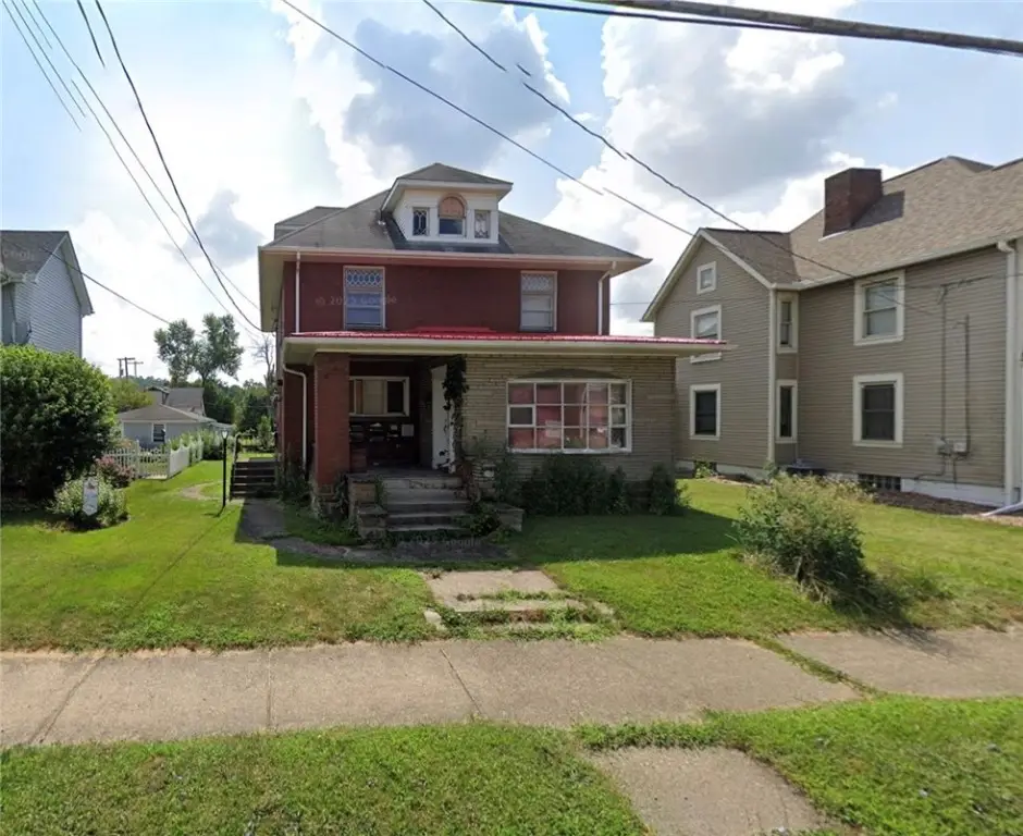 216 E Pike St, Houston, PA 15342 - Image #1