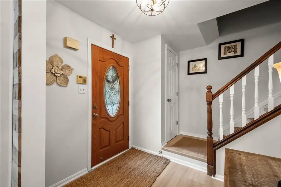 505 Cherryhill Dr, Cecil, PA 15017 - Image #3