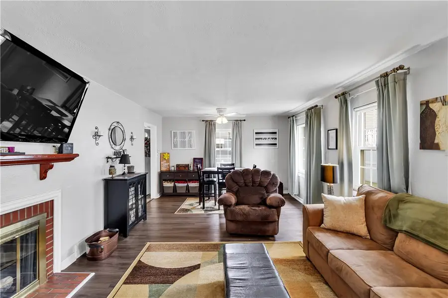 212 Johnston Dr, Ellwood City, PA 16117 - Image #3