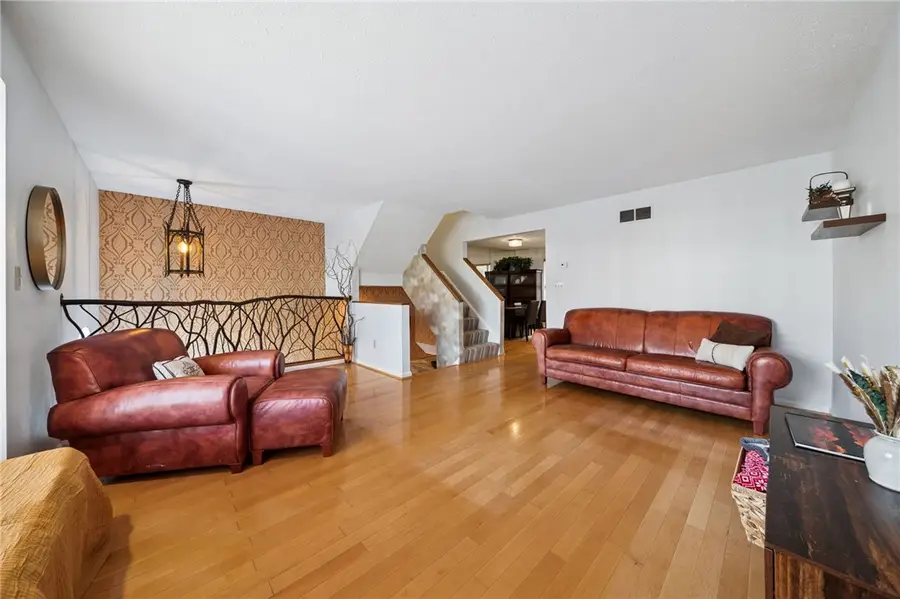 305 Glenwood Dr, Monroeville, PA 15146 - Image #3