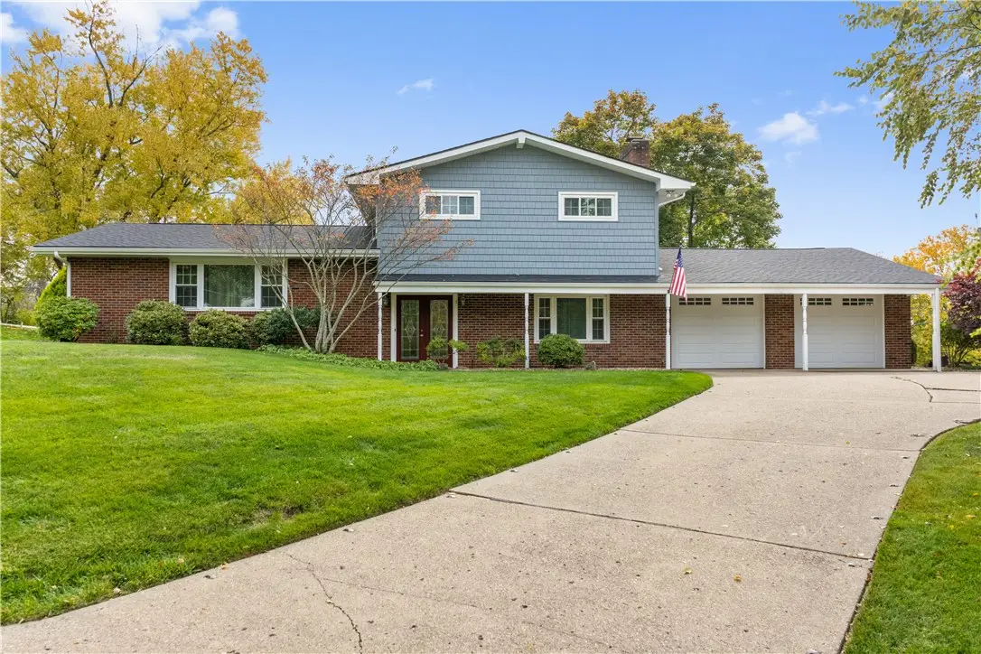 1 Saint Andrews Dr, Patterson Township, PA 15010 - Image #1