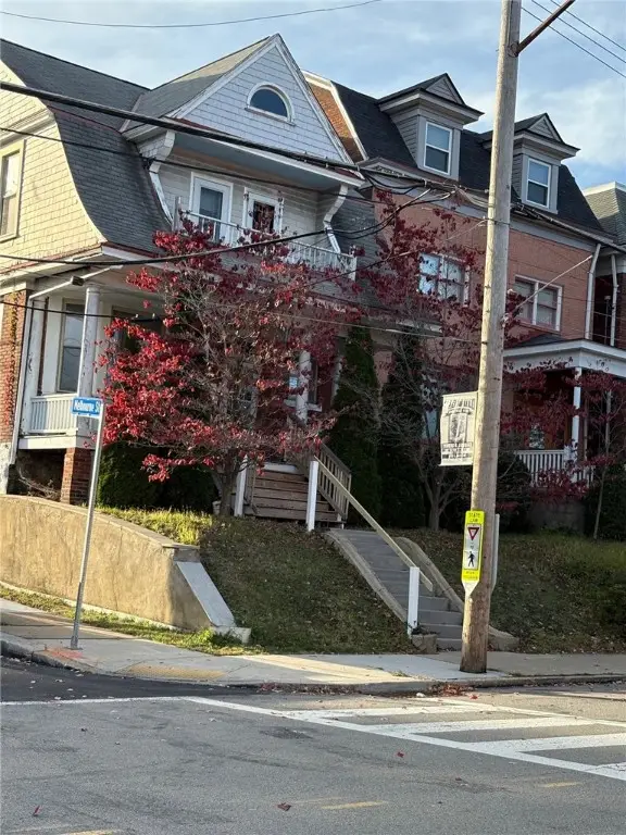 998 Greenfield Avenue, Pittsburgh, PA 15217 - Image #2