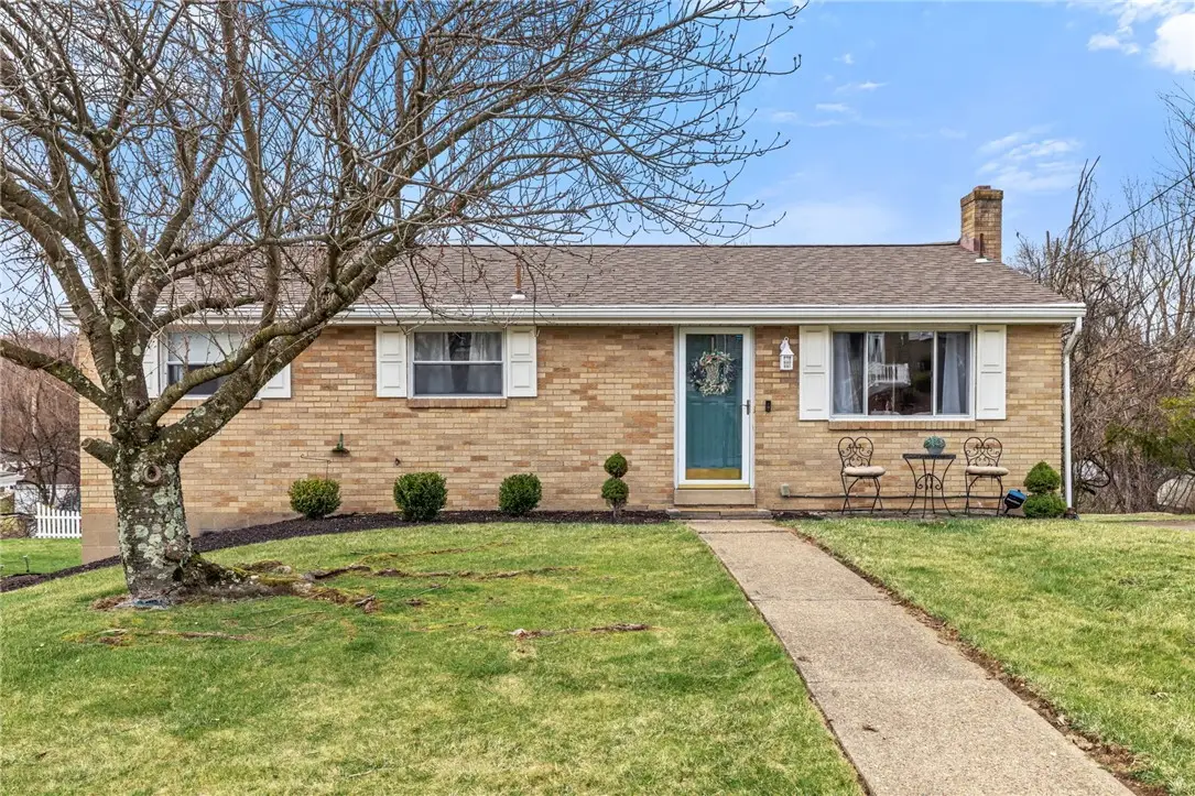 1075 Fiddleback Dr, Kennedy, PA 15136 - Image #1