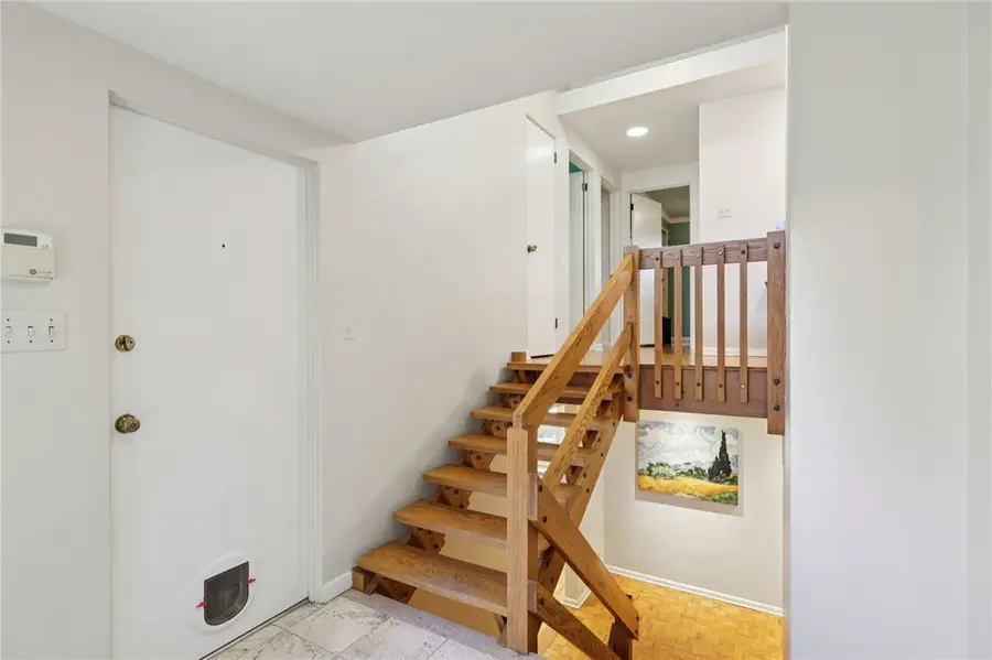 600 Pat Haven Dr, Mount Lebanon Township, PA 15243 - Image #3