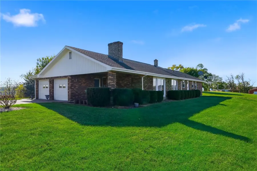 127 E Buffalo Church Rd, Buffalo, PA 15301 - Image #2