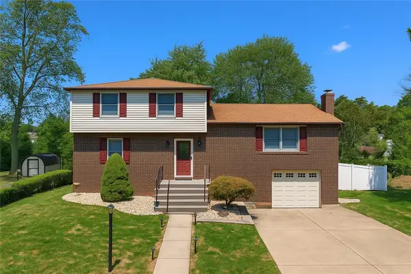 115 Willow Village Dr, Plum Boro, PA 15239