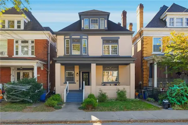 210 Elm St, Edgewood, PA 15218