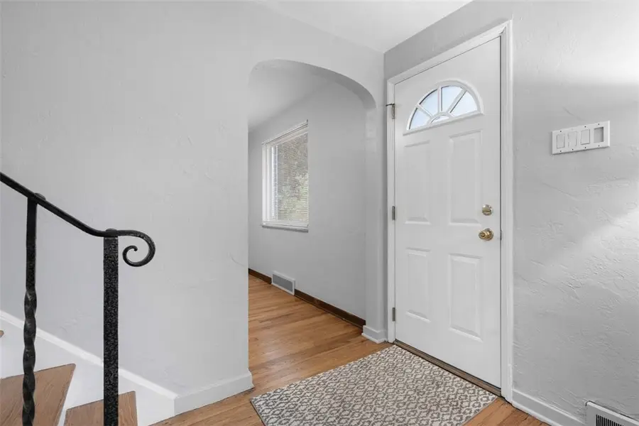 711 Gaywood Dr, Penn Hills Township, PA 15235 - Image #2