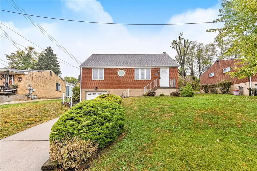 260 Hillary Dr, Penn Hills Township, PA 15147 - Image #2