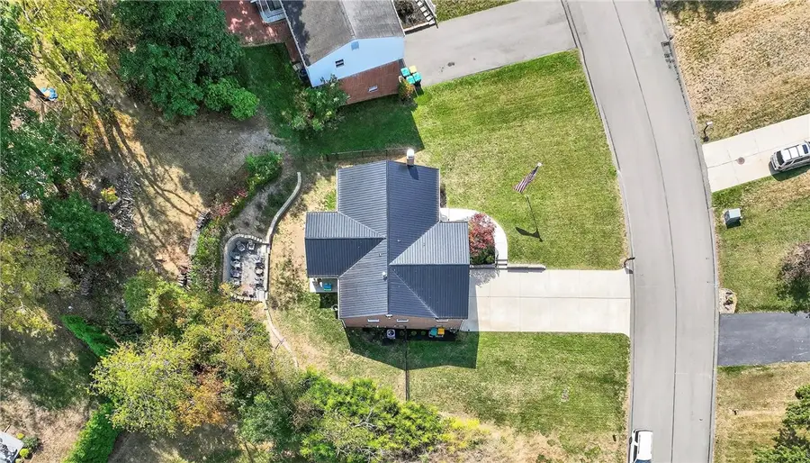 5184 S Carterton Dr, Hampton, PA 15044 - Image #3