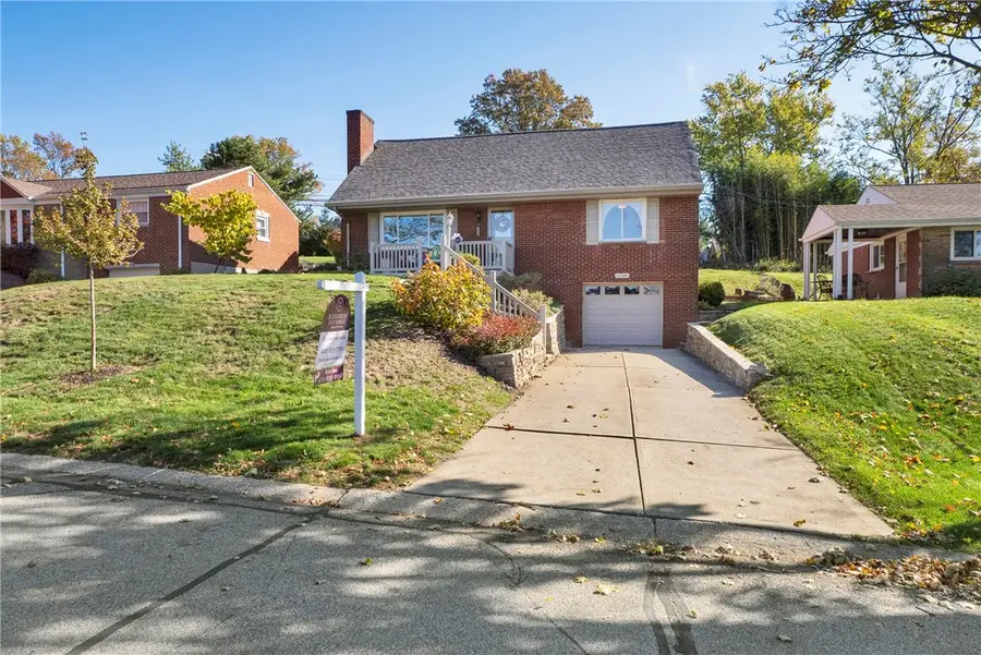 1241 Arrowood Dr, Mount Lebanon Township, PA 15243 - Image #3