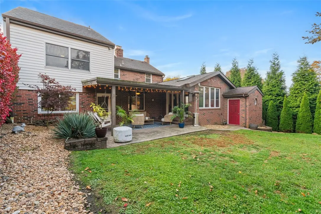 1203 Cambridge St, Natrona Heights, PA 15065 - Image #1