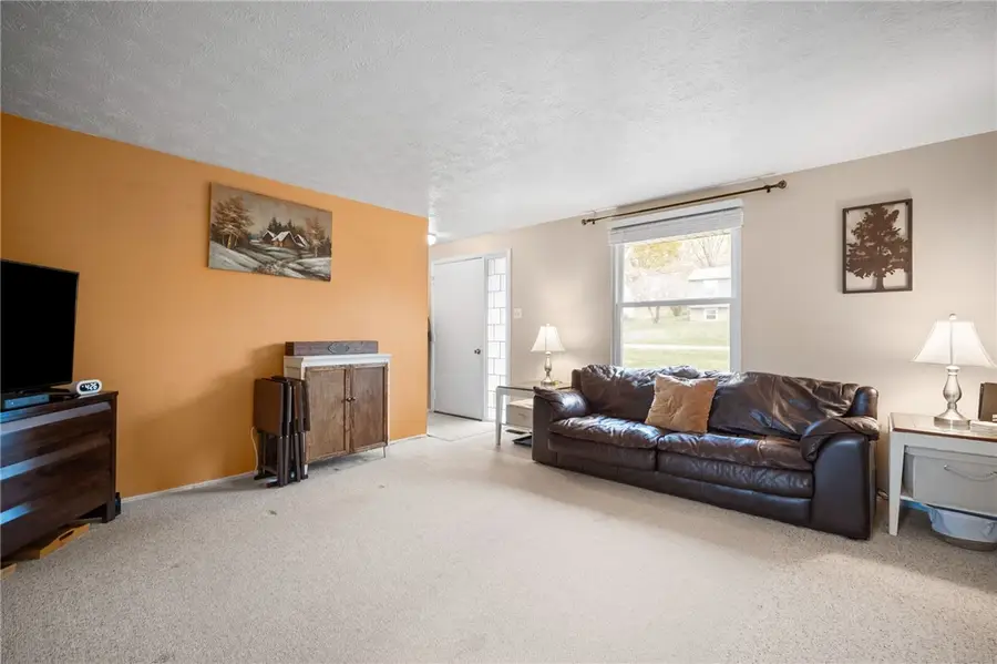 103 Jade Dr, Oakdale, PA 15071 - Image #3