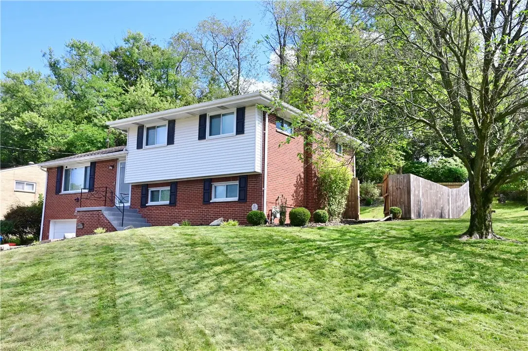102 Mckenzie Dr, Penn Hills, PA 15235 - Image #1