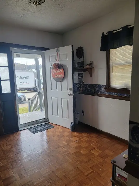 2110 Kenneth Ave, Arnold, PA 15068 - Image #3