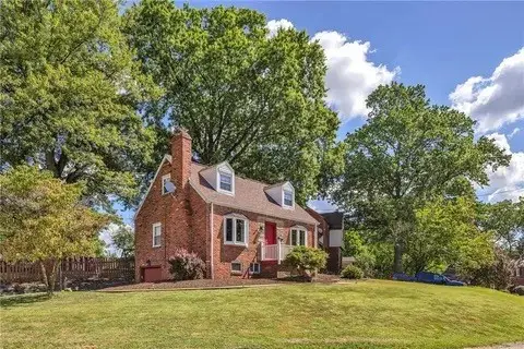 399 Mcclellan Dr, Pleasant Hills, PA 15236 - Image #3