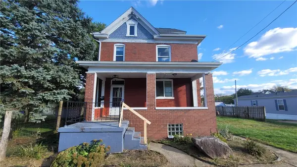 20 S 2nd St, Youngwood, PA 15697