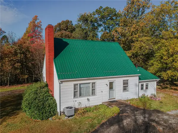 138 Lynnwood Dr, Franklin Twp, PA 16123