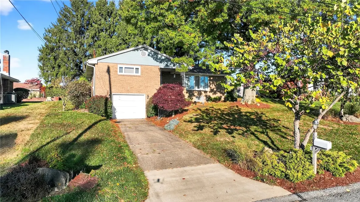 204 Nimitz Dr, McKeesport, PA 15132 - Image #1