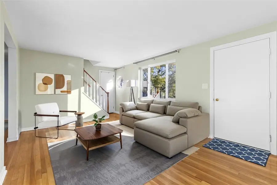 6852 Tunnelview Dr, Penn Hills, PA 15235 - Image #3