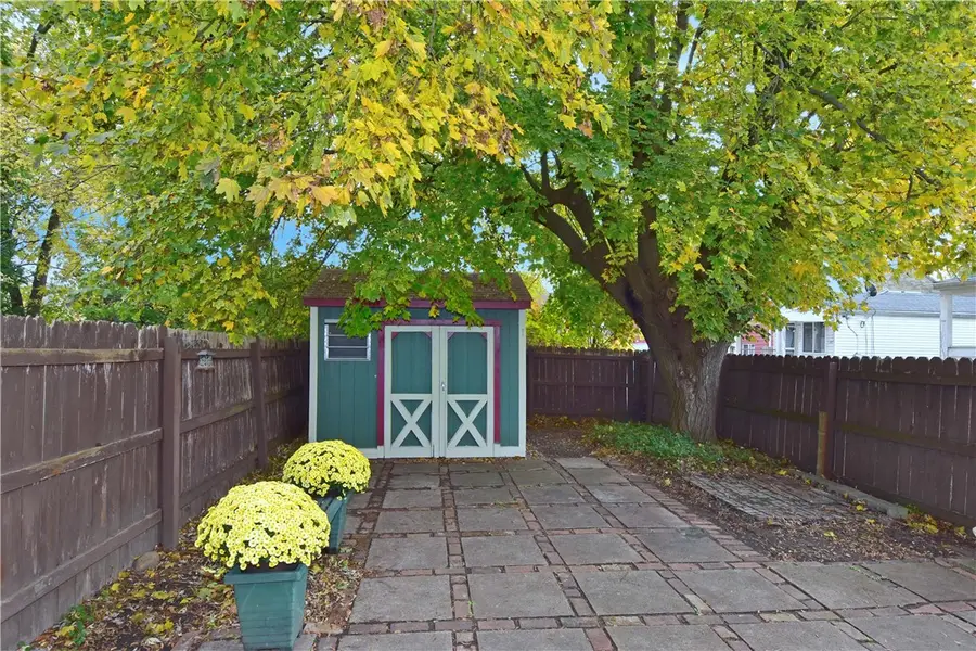 111 Mulberry St, Coraopolis, PA 15108 - Image #2