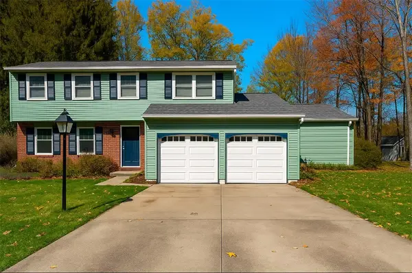 121 Parklane Dr, Slippery Rock Boro, PA 16057