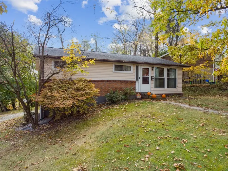 431 Fieldstone Dr, Monroeville, PA 15146 - Image #2