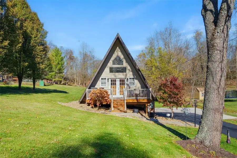 11665 Wilshire Dr, North Huntingdon, PA 15642 - Image #2