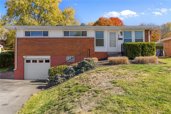 587 Firethorne Dr, Monroeville, PA 15146