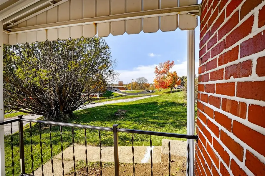 813 Alberta Dr, West Mifflin, PA 15122 - Image #3